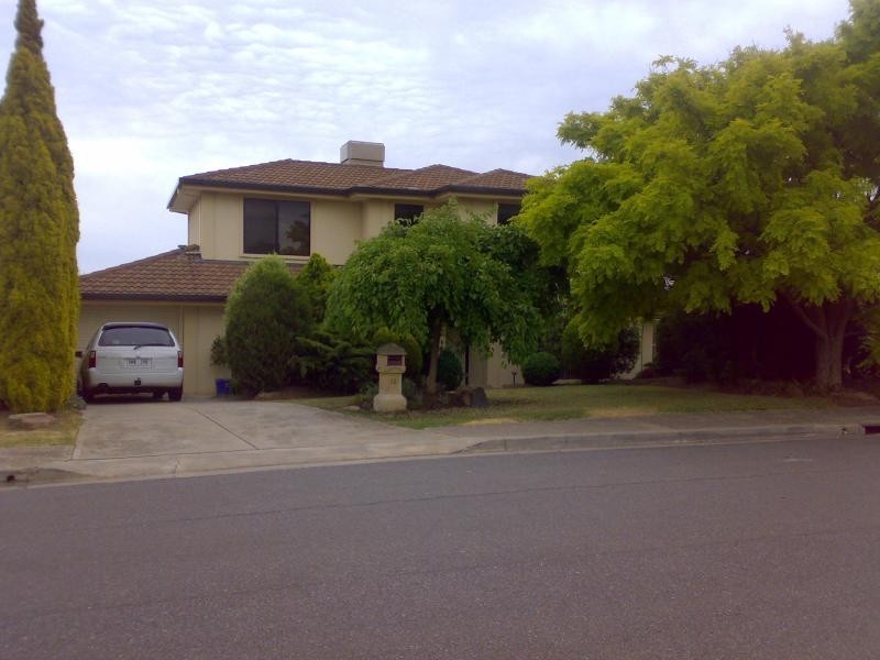 12 Lepena  Cres, Hallett Cove SA 5158