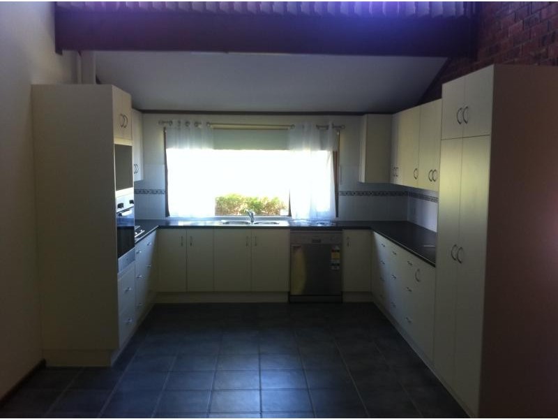 10 Barramundi Dr, Hallett Cove SA 5158