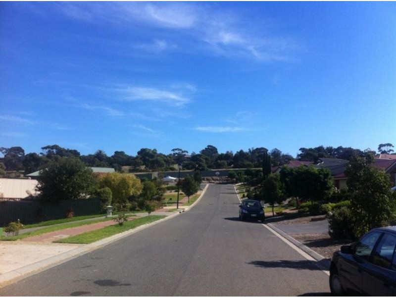 4 Phillip  Ct, Hallett Cove SA 5158