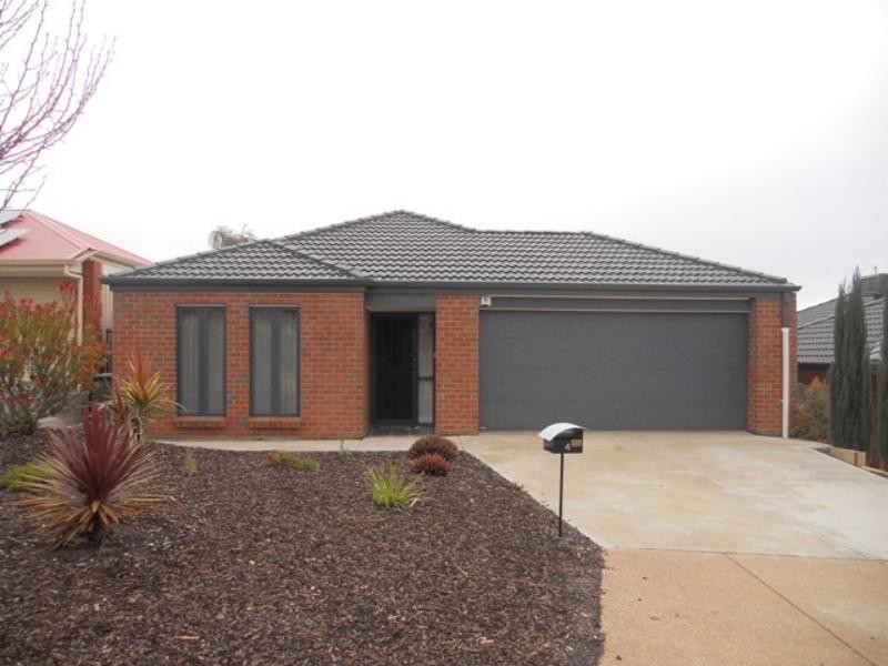 4 Fuschia St, Huntfield Heights SA 5163