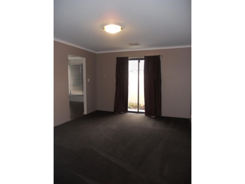 4 Fuschia St, Huntfield Heights SA 5163