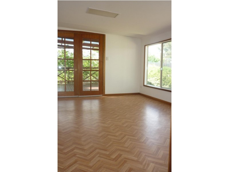 102 Main Rd, Mclaren Flat SA 5171