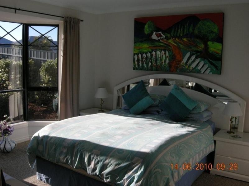 9 Brooklyn  Dr, Hallett Cove SA 5158