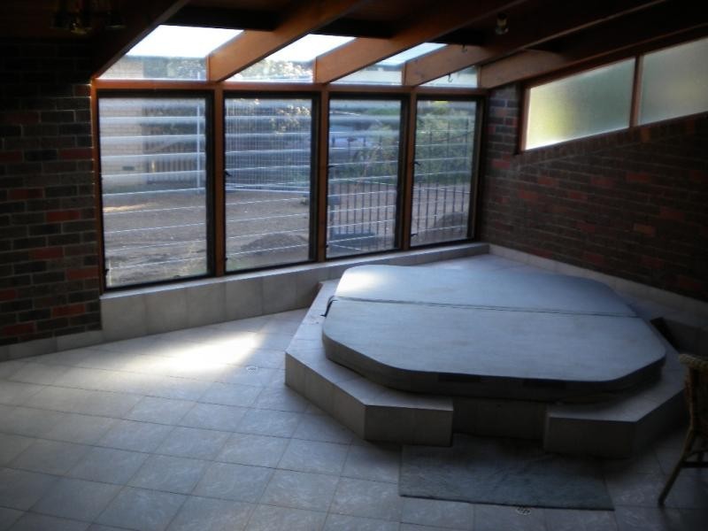 6A Swan Ave, Happy Valley SA 5159