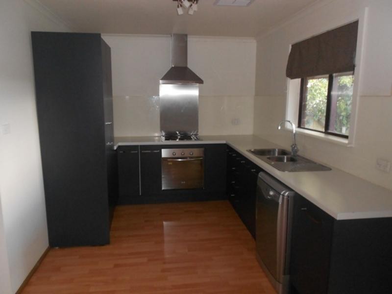 30 Doulton Dr, Trott Park SA 5158