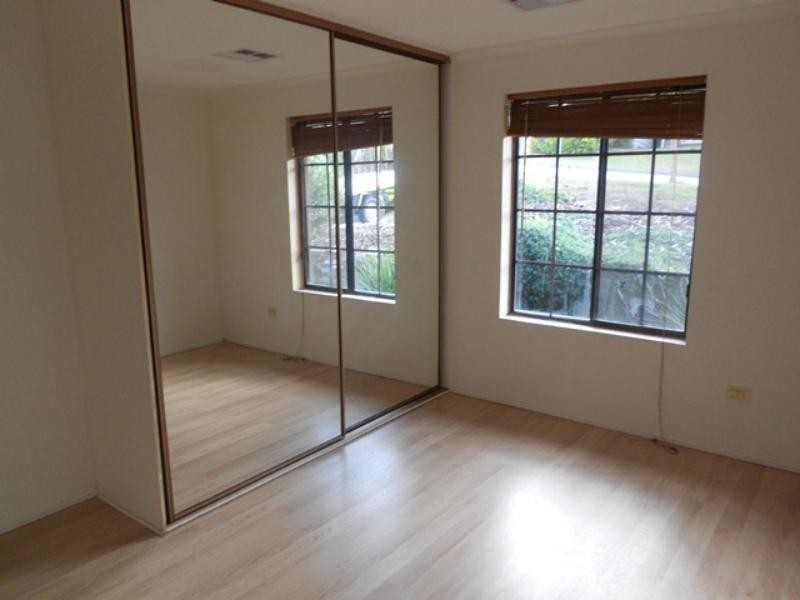 30 Doulton Dr, Trott Park SA 5158