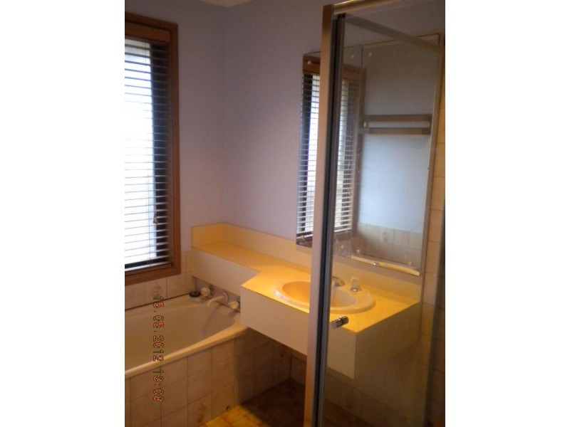 8 Poralka  Cres, Hallett Cove SA 5158