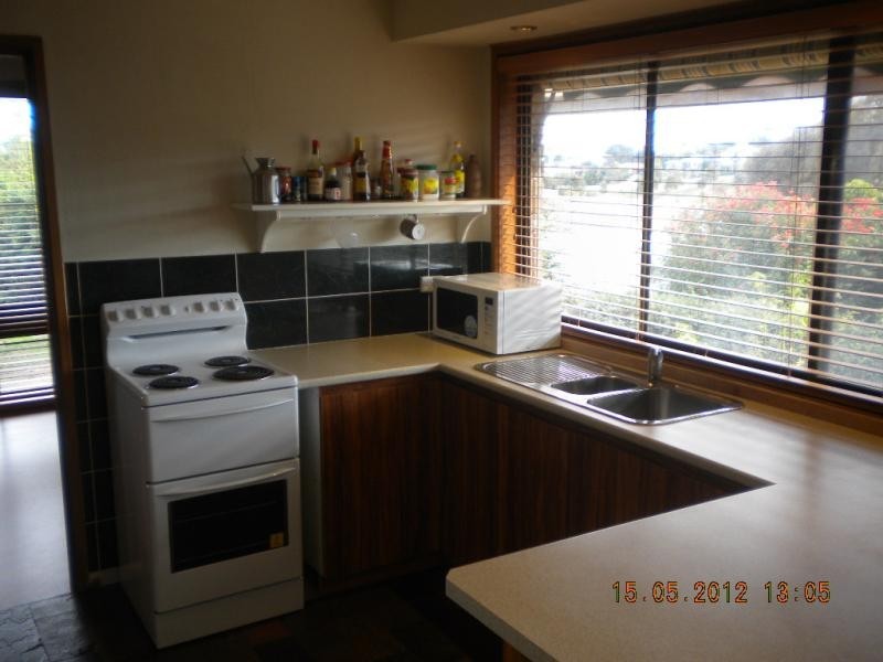 8 Poralka  Cres, Hallett Cove SA 5158