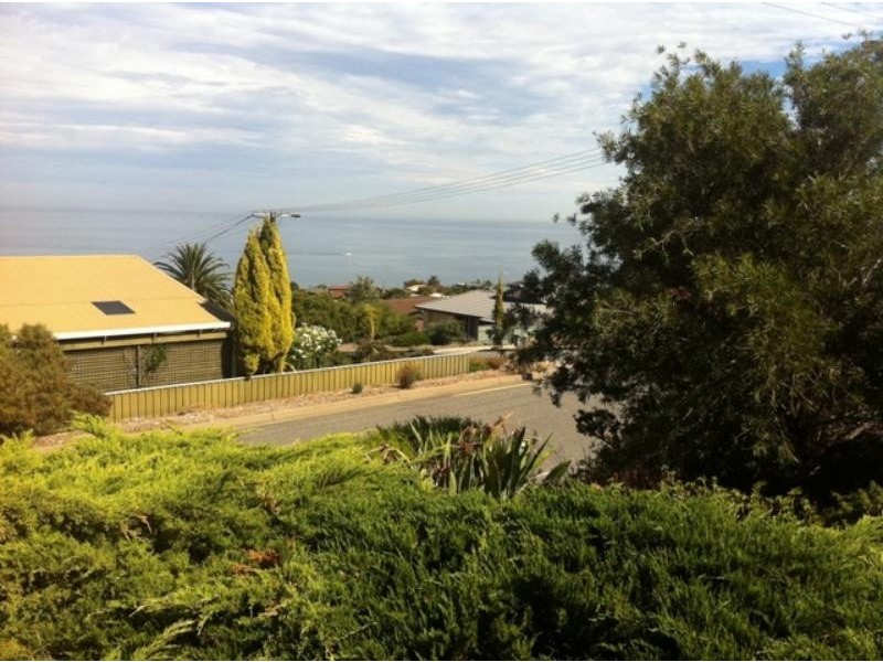 18  Burrington  St, Hallett Cove SA 5158
