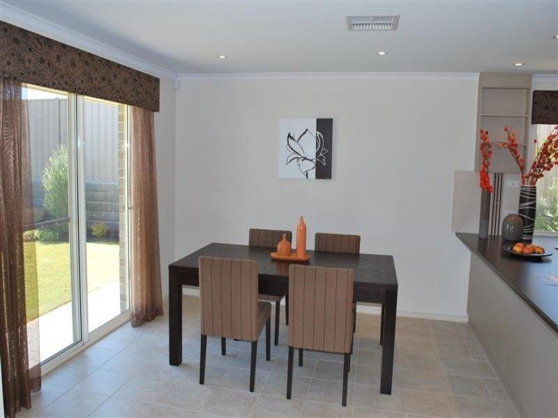 24 Corrimal Ave, Noarlunga Downs SA 5168