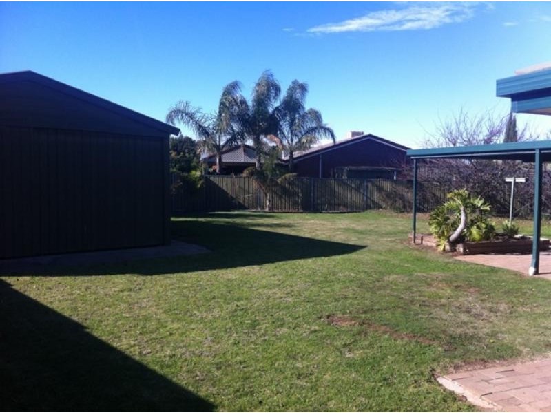 6 Chalani Cres, Hallett Cove SA 5158