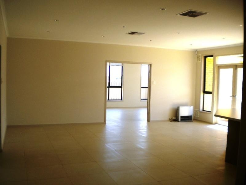 5 Edithburgh Ave, Seaford Rise SA 5169