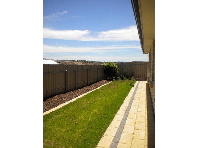 5 Edithburgh Ave, Seaford Rise SA 5169