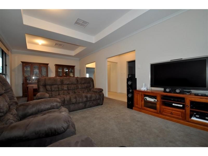 5 Edithburgh Ave, Seaford Rise SA 5169