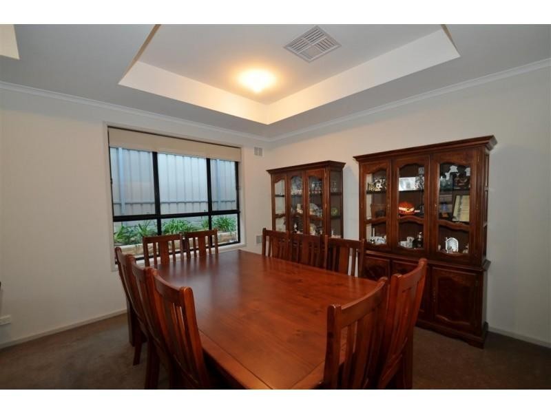 5 Edithburgh Ave, Seaford Rise SA 5169