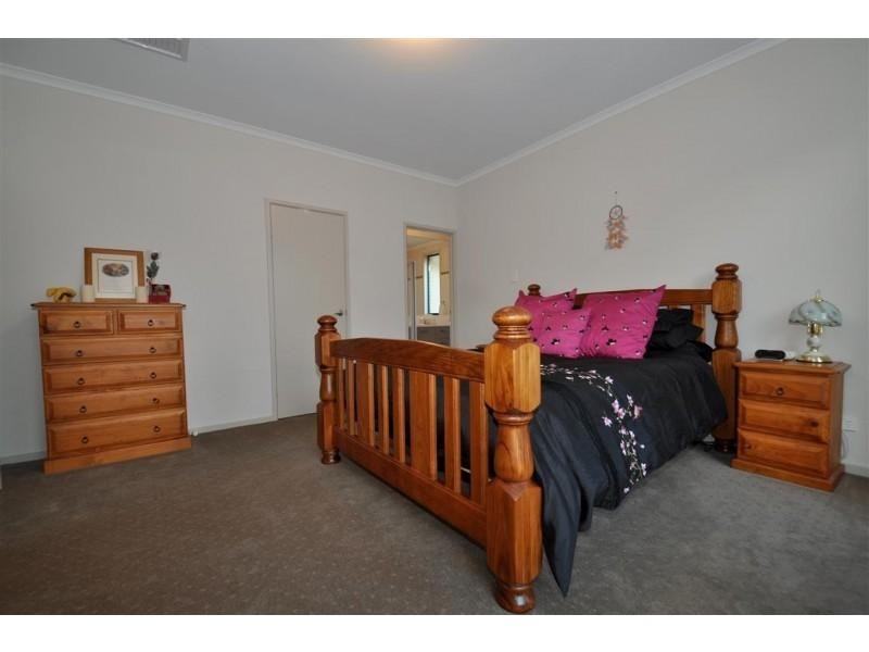 5 Edithburgh Ave, Seaford Rise SA 5169