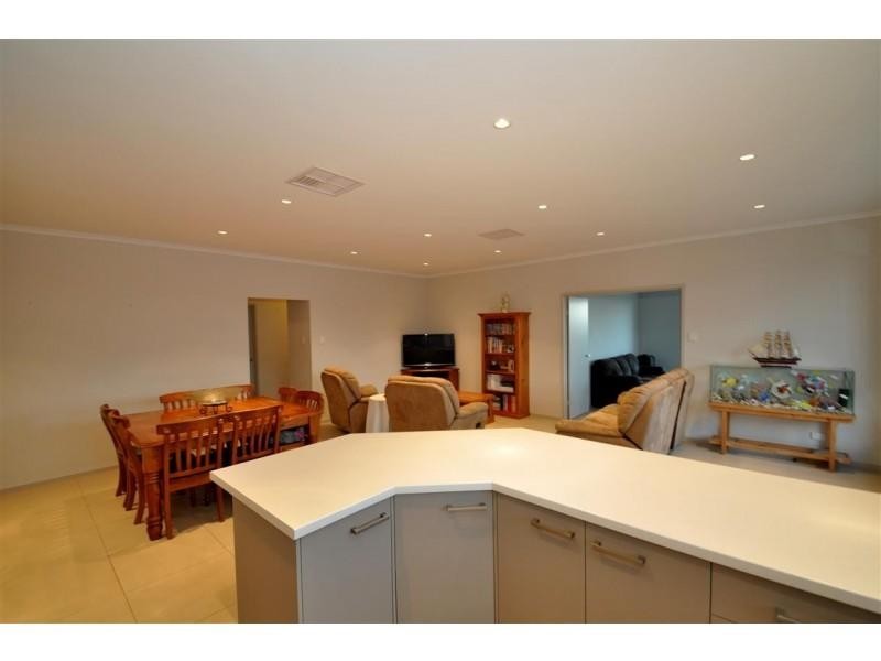 5 Edithburgh Ave, Seaford Rise SA 5169