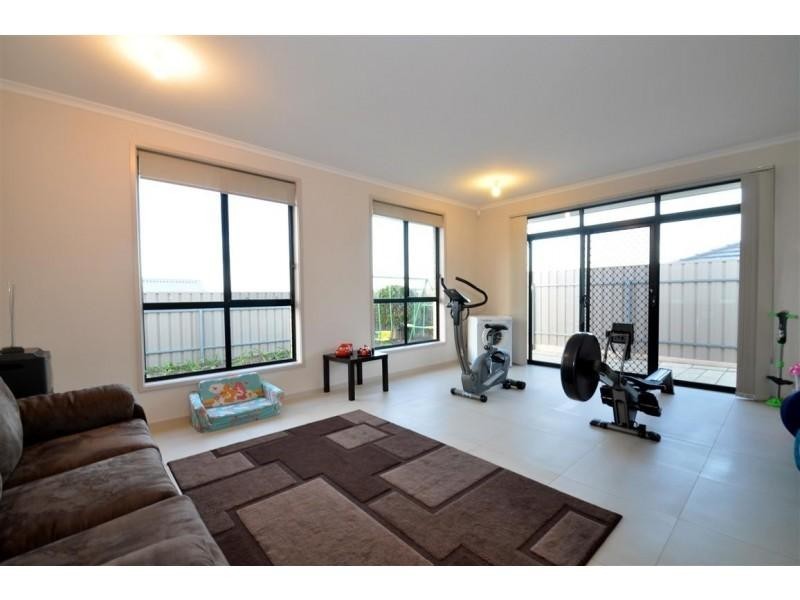5 Edithburgh Ave, Seaford Rise SA 5169