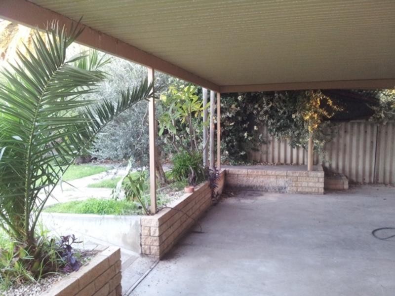 12 Intrepid Cres, Hallett Cove SA 5158