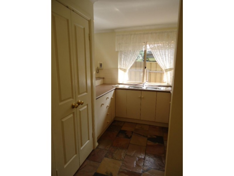 28A Madigan Cres, Woodcroft SA 5162