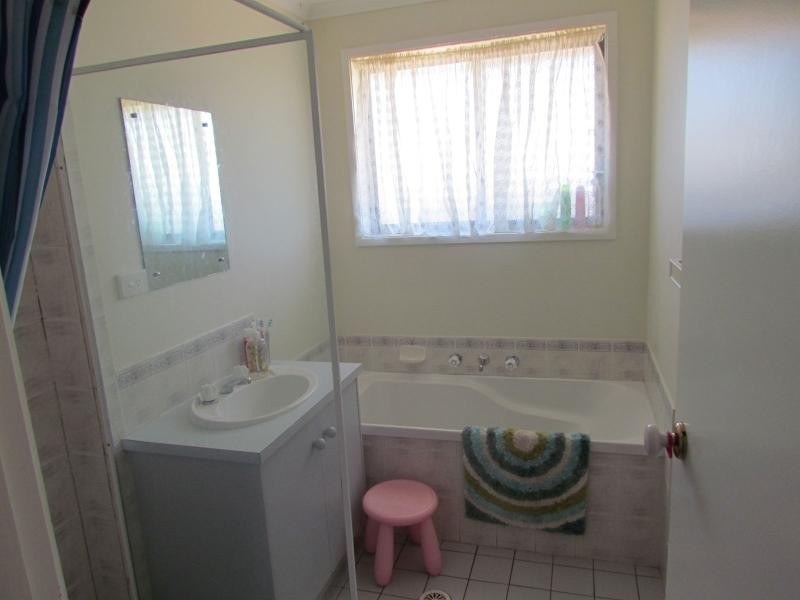 40 Driftwood Cres, Seaford Rise SA 5169