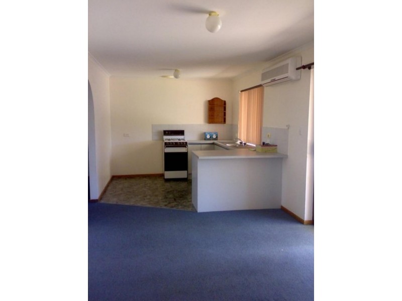 9 Dylan Ct, Woodcroft SA 5162