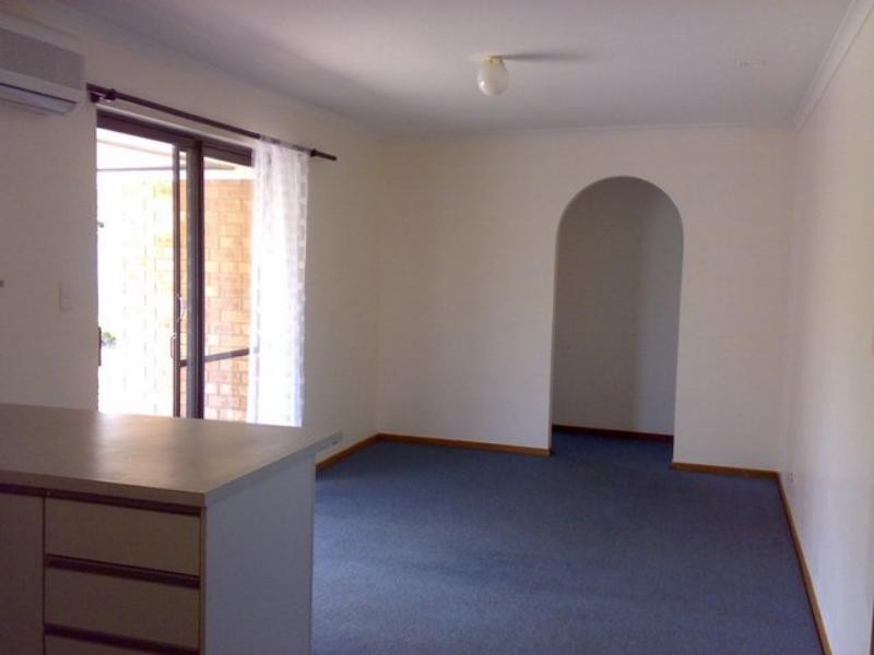 9 Dylan Ct, Woodcroft SA 5162