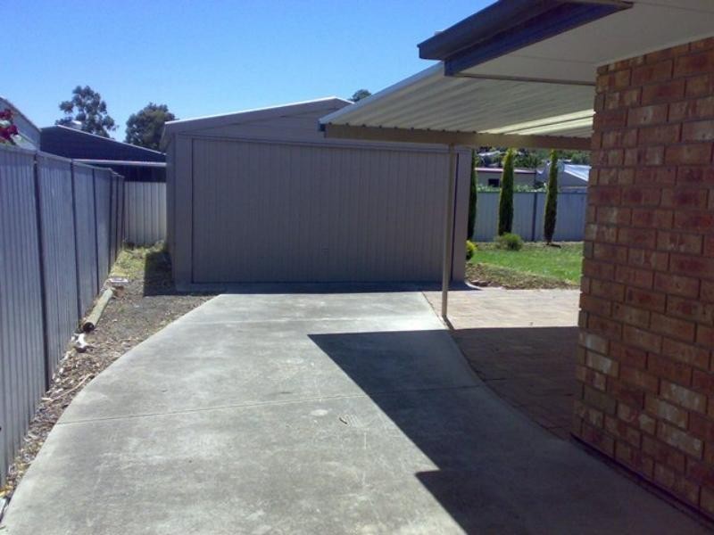 9 Dylan Ct, Woodcroft SA 5162