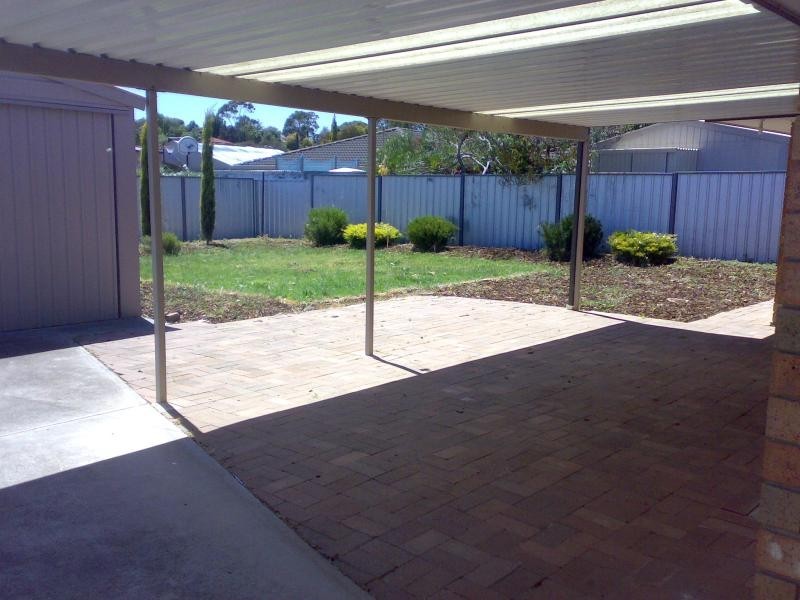 9 Dylan Ct, Woodcroft SA 5162