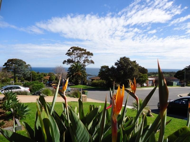 17 Serica St, Hallett Cove SA 5158