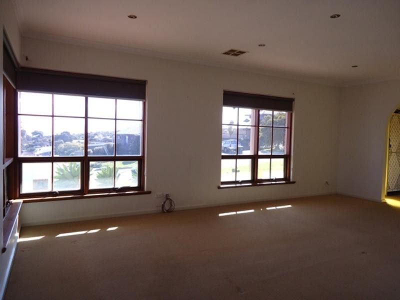 17 Serica St, Hallett Cove SA 5158