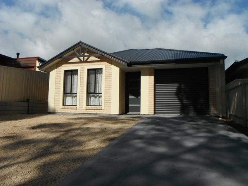 70 Kenihans Rd, Happy Valley SA 5159