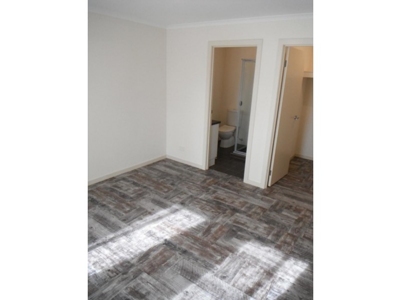 70 Kenihans Rd, Happy Valley SA 5159