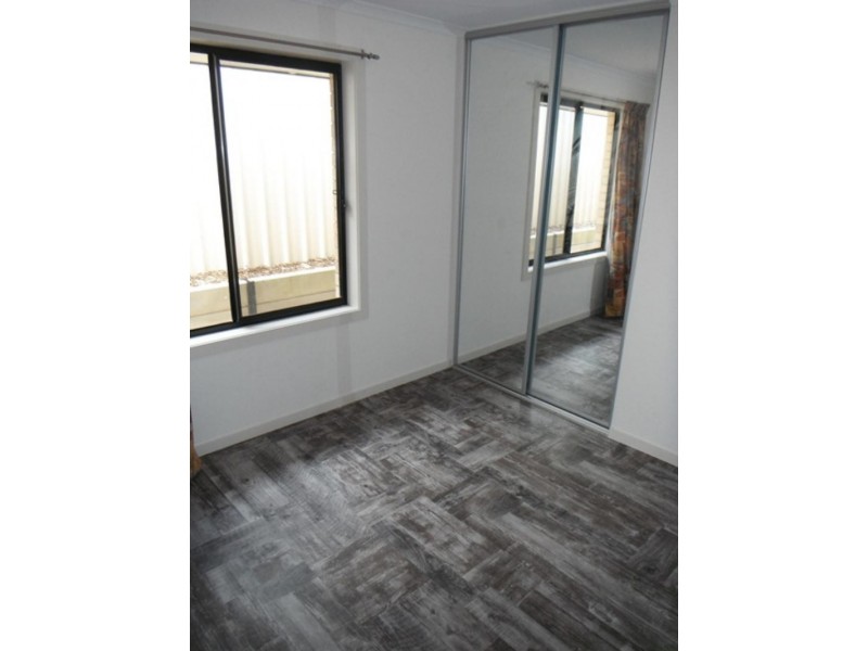 70 Kenihans Rd, Happy Valley SA 5159