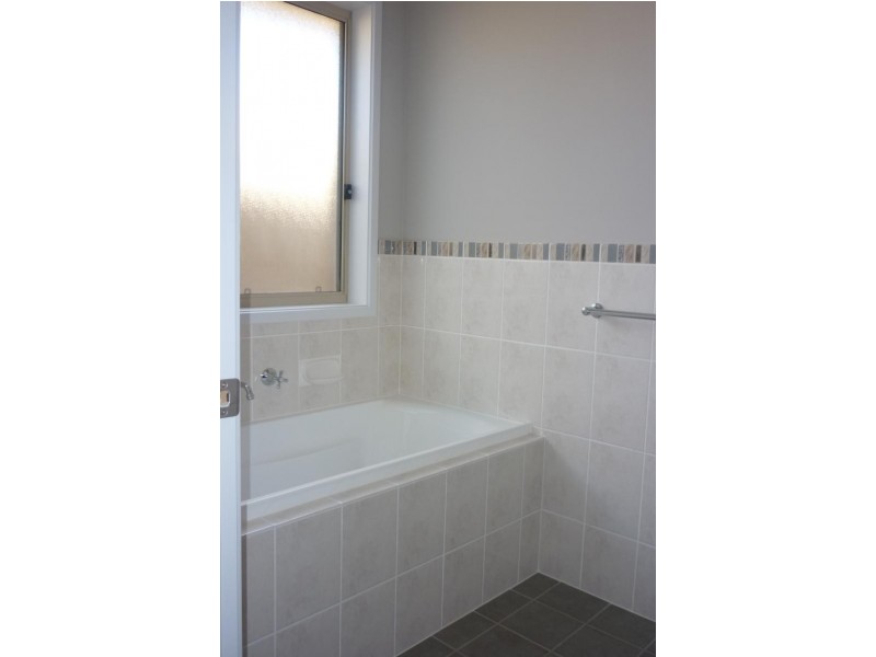 17 Flagpole Rd, Seaford Meadows SA 5169