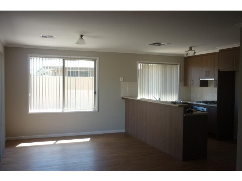 17 Flagpole Rd, Seaford Meadows SA 5169