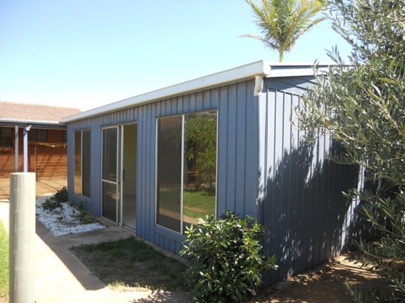 48 Kalgoorlie  Ave, Port Noarlunga South SA 5167