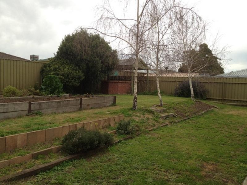 15 Gamay Dr, Old Reynella SA 5161