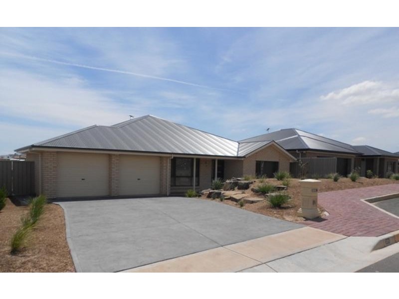67 Esperance Bvd, Seaford Rise SA 5169