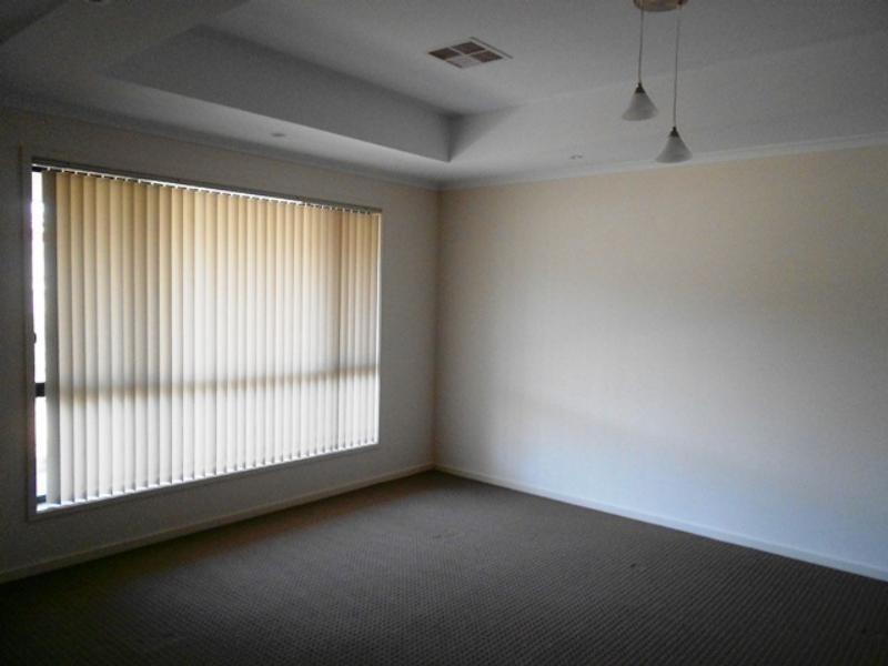 67 Esperance Bvd, Seaford Rise SA 5169
