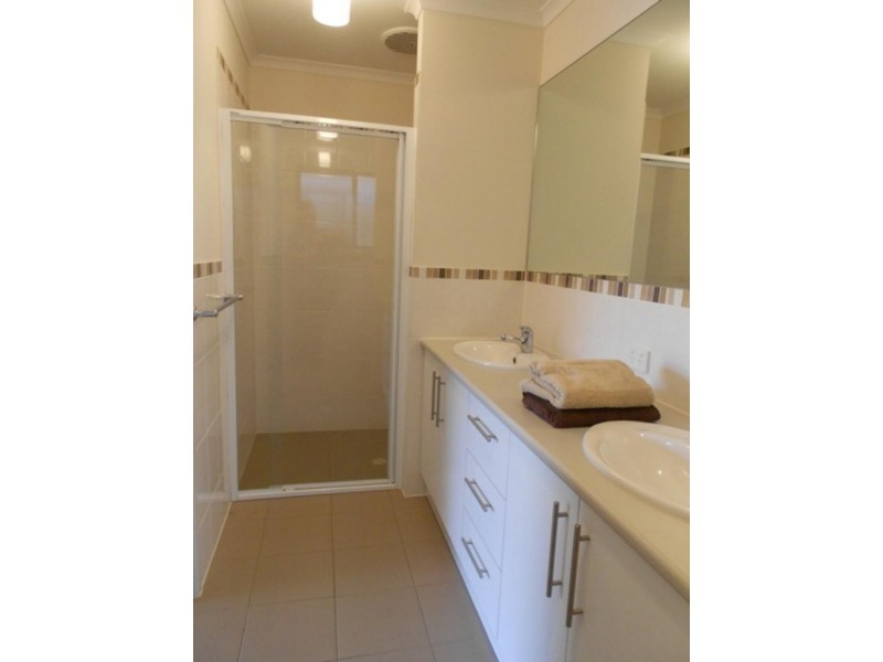 67 Esperance Bvd, Seaford Rise SA 5169
