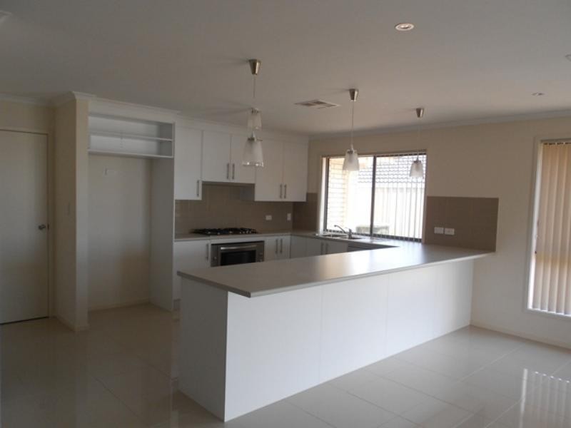 67 Esperance Bvd, Seaford Rise SA 5169