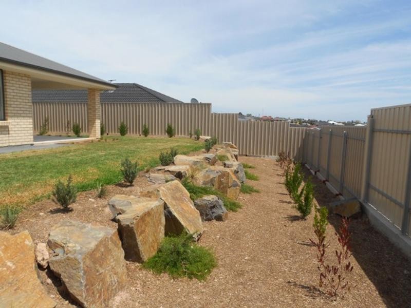 67 Esperance Bvd, Seaford Rise SA 5169