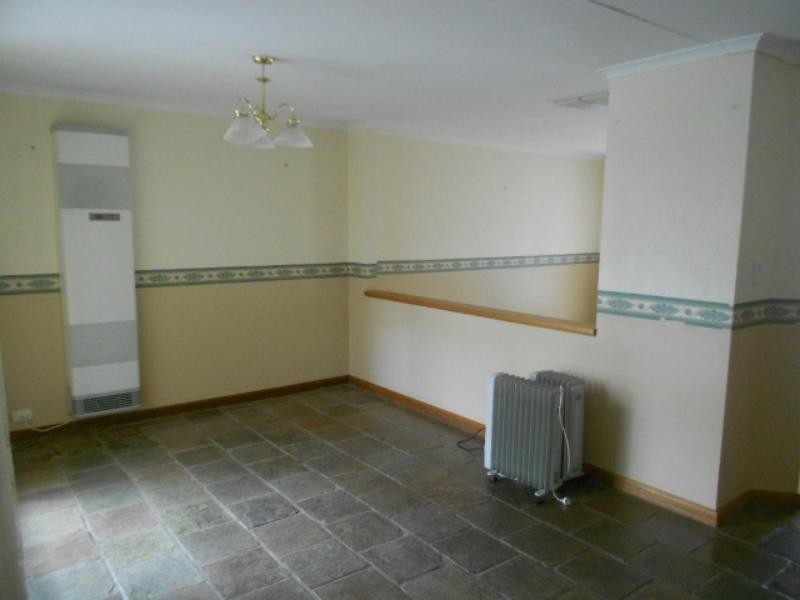 27 Brookland Valley Dr, Woodcroft SA 5162