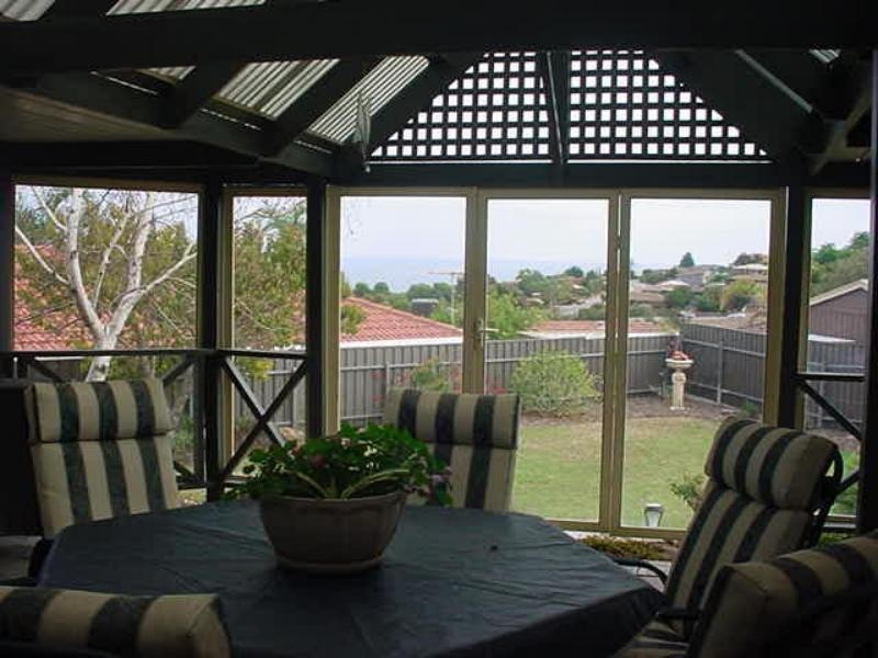 3 Rodeo  Ct, Hallett Cove SA 5158