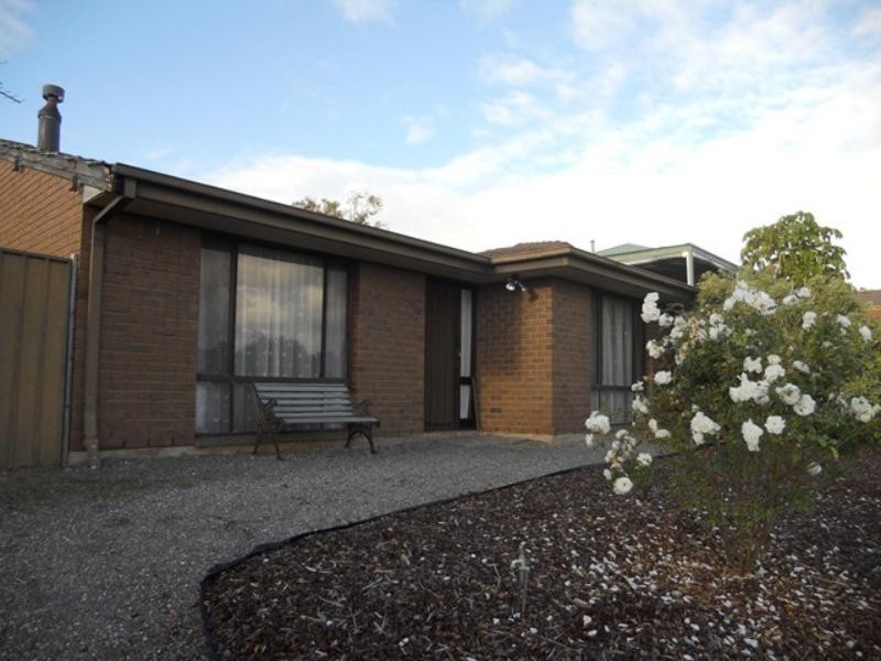15 Slade  Cres, Hallett Cove SA 5158