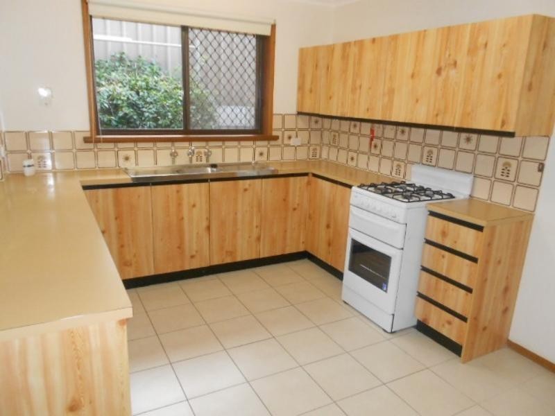 5 Dridan Cres, Trott Park SA 5158