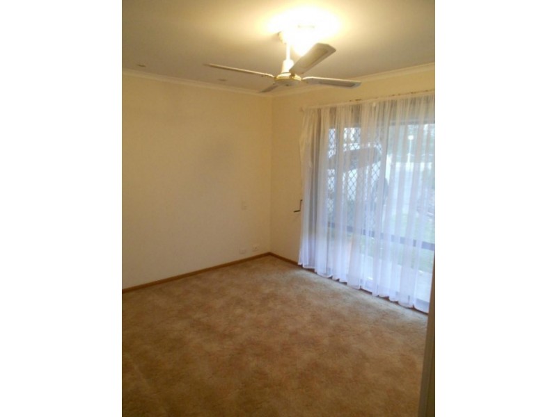 5 Dridan Cres, Trott Park SA 5158