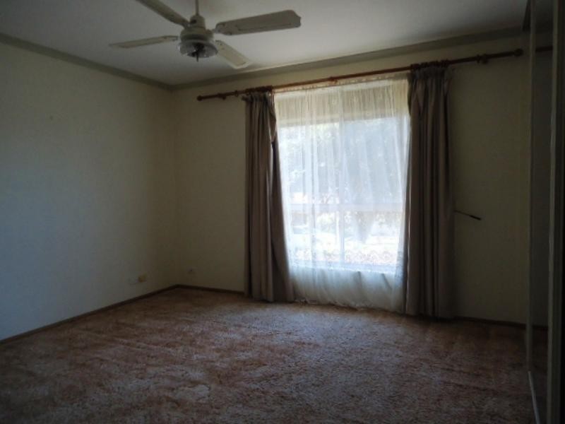 10 Lillian St, Huntfield Heights SA 5163
