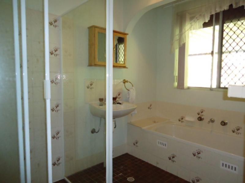 10 Lillian St, Huntfield Heights SA 5163